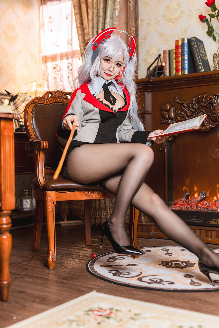Momoko葵葵-欧根亲王教师[21P] 小姐姐 预览1图