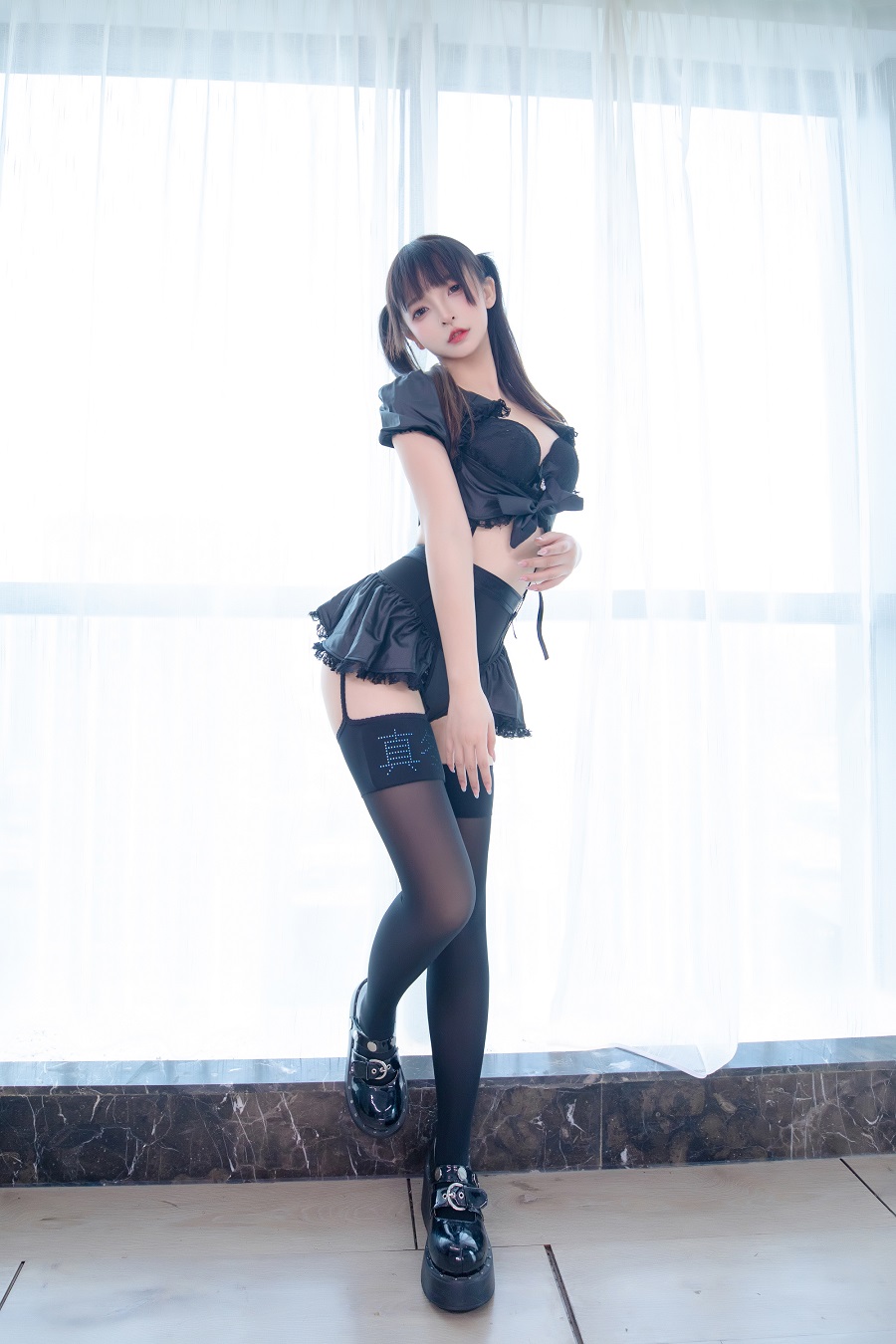 神楽坂真冬-足底星光[75P] 小姐姐 预览1图