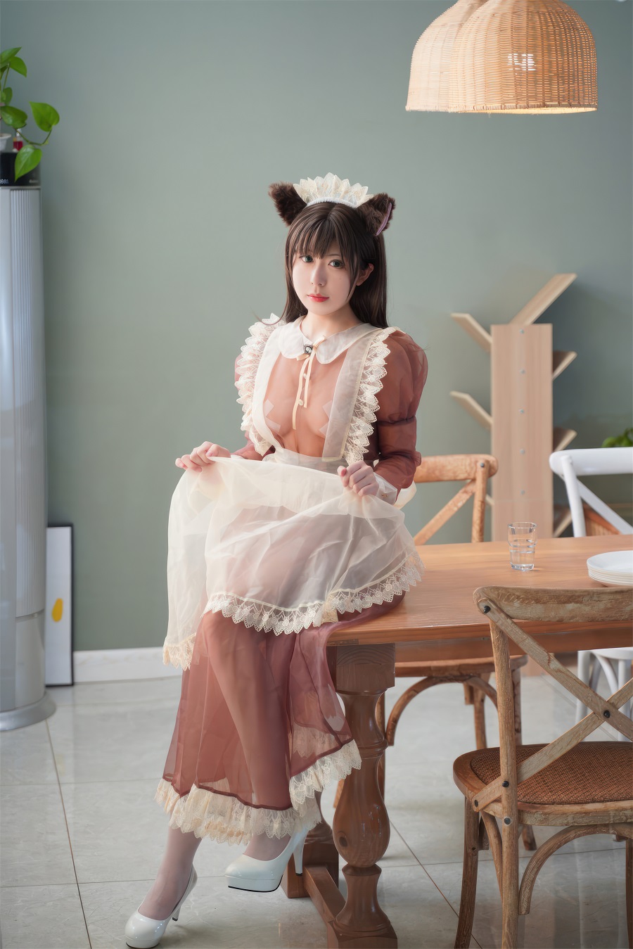 虎森森-棕色透明女仆[35P] 小姐姐 预览1图