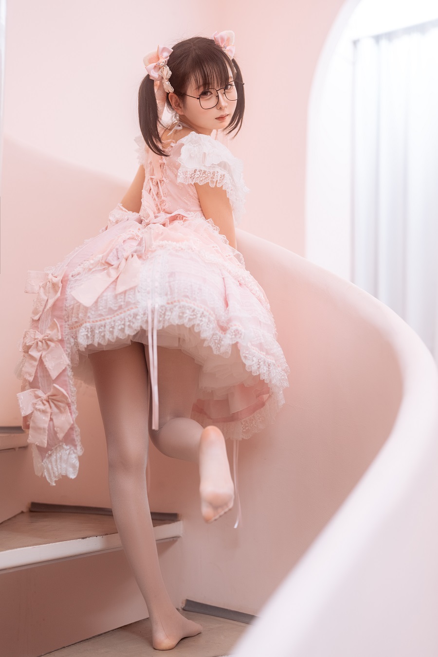 幼水铃衣-小蛋糕加JK[30P+1V] 小姐姐 预览1图