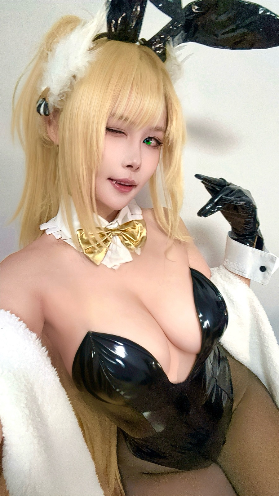 Dakki伊-Nikke-露菲奢侈兔自拍[15P] 小姐姐 预览1图